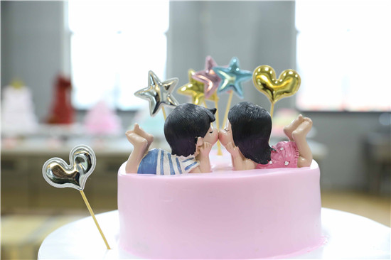 �����¶������ѧУ���˽ڻ��񵰸�������������е���ʳ����